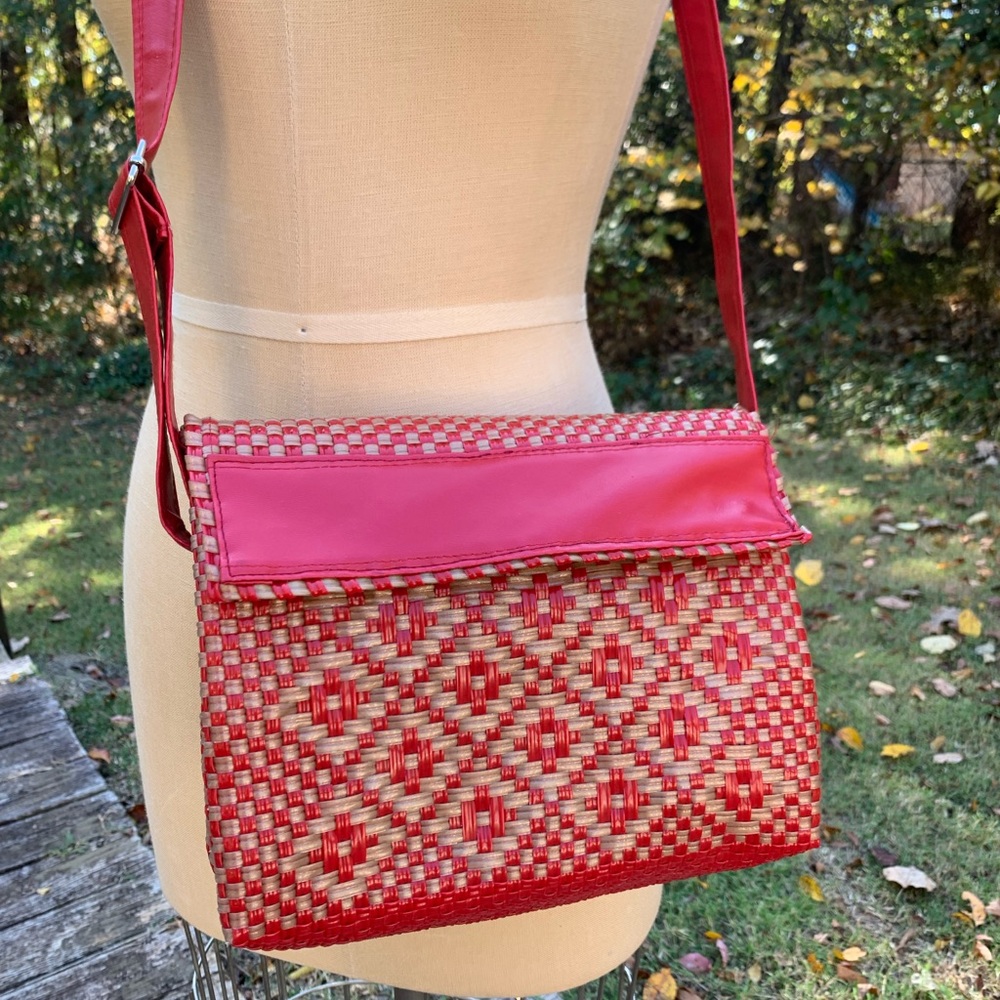 NWOT Vintage Handmade Macrame Crossbody - Picture 4 of 16